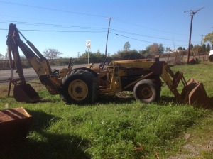 MF backhoe loader(3)