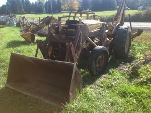 MF backhoe loader(4)